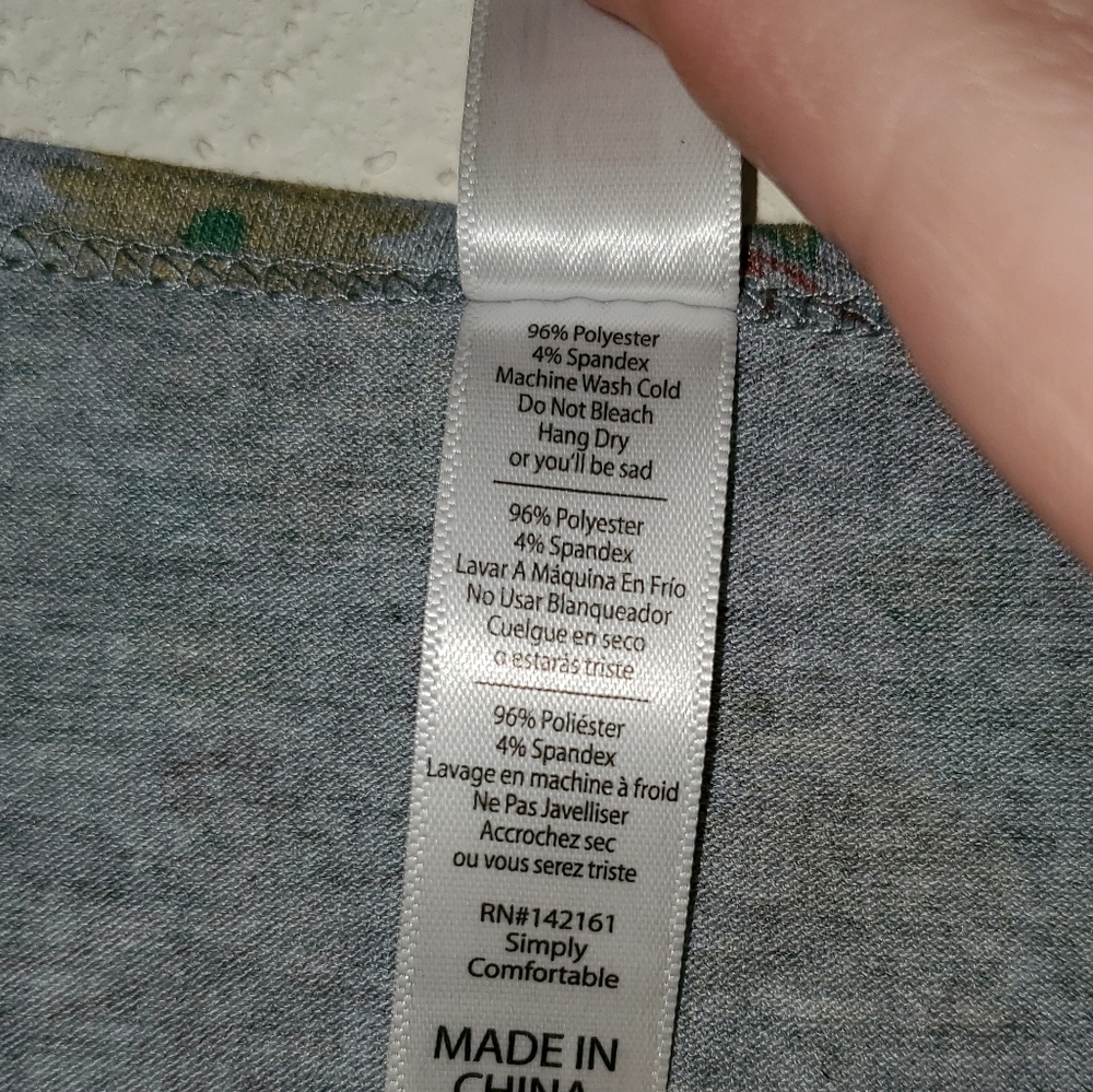 LuLaRoe Classic T - Picture 6 of 6